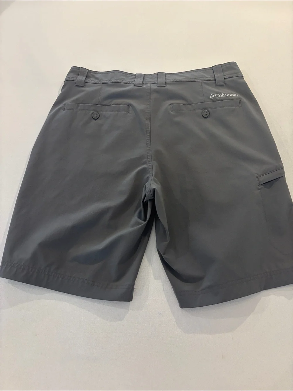 Columbia Men's Gray Stretchy Performance Shorts. Golf-Hiking-Outdoors. Size 32